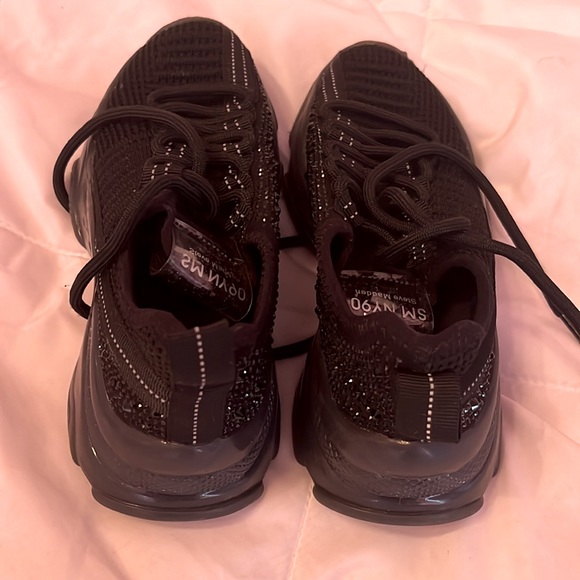 Girls black Steve Madden sneakers size 13 - Picture 3 of 5